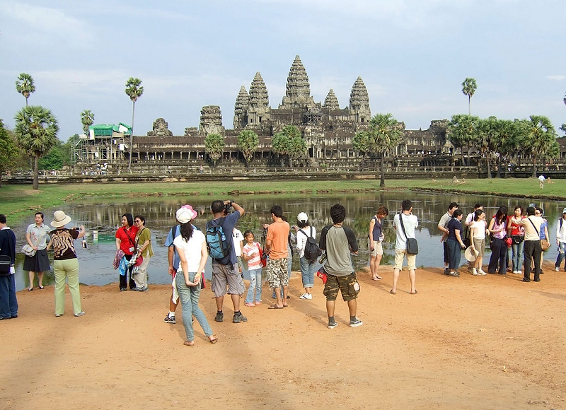 Cambodia welcomes nearly 2 million foreign visitors in first 11 months