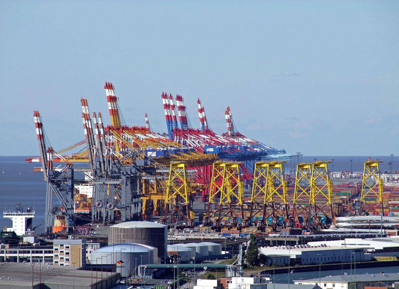 Cambodia's exports surge 16% in 2022