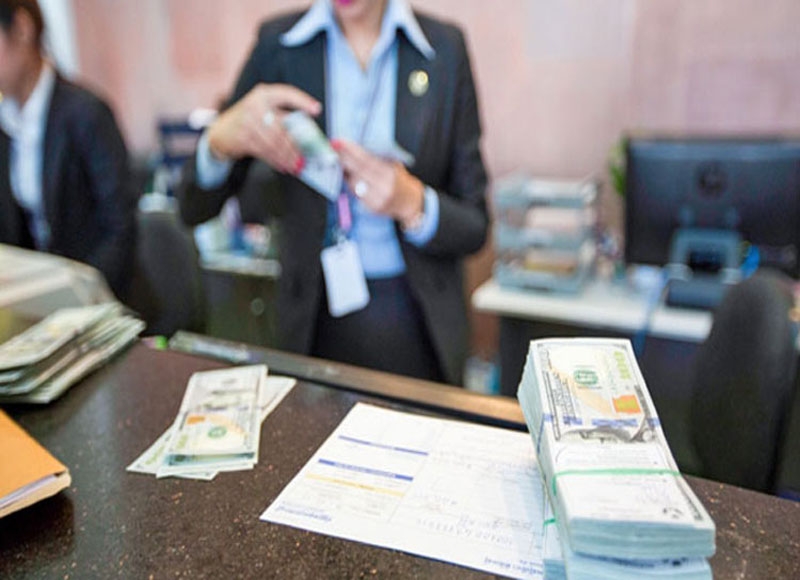 Applications for consumer loans increased by 5% in Q4 of last year