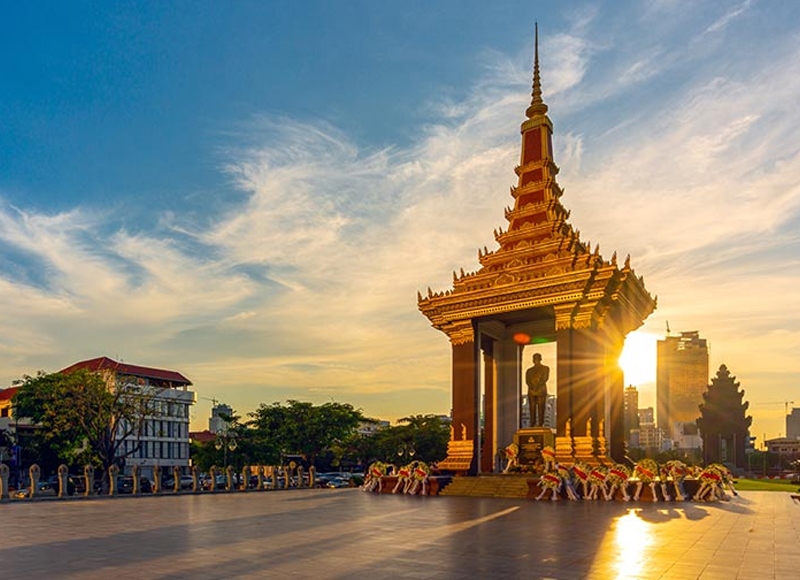 Cambodia's economy to grow at 6.5% average rate, PM says